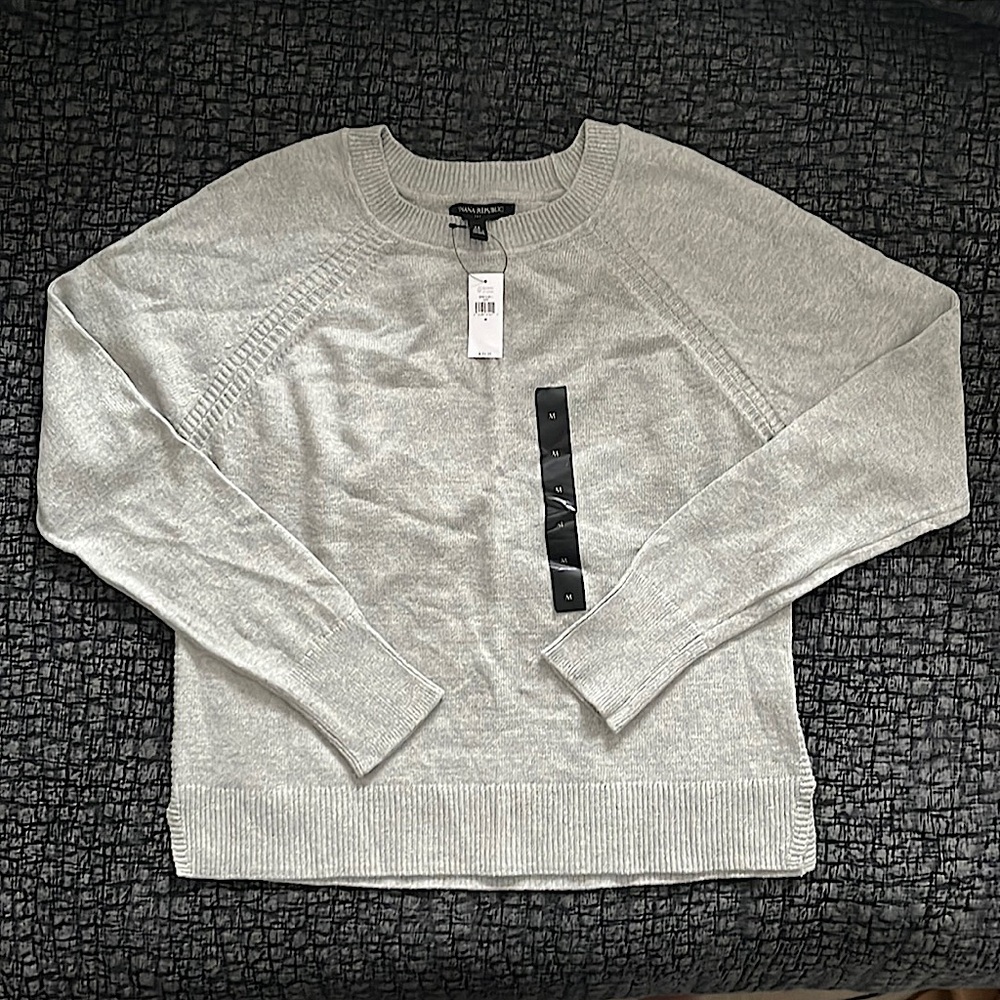 BANANA REPUBLIC FACTORY women’s crew neck sweater NWT